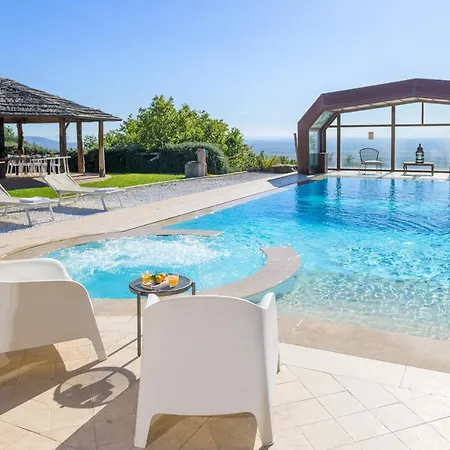 Il Romitoio 12, Emma Вілла *