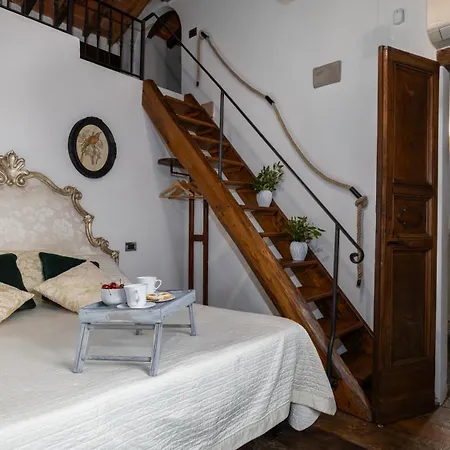 Il Romitoio 12, Emma Villa Cortona