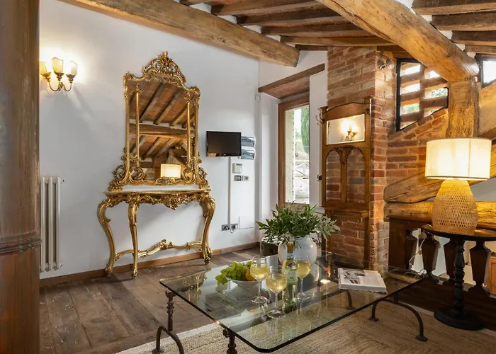 Il Romitoio 12, Emma Вілла