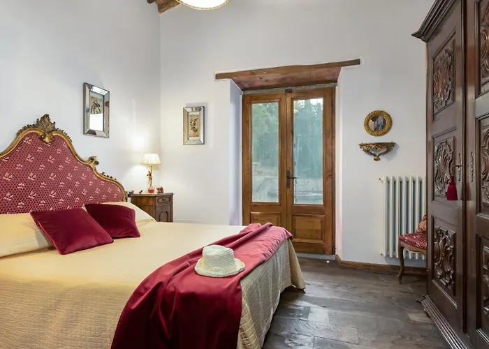 Il Romitoio 12, Emma Βίλα *