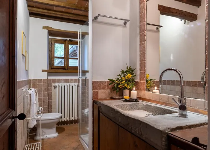 Il Romitoio 12, Emma Villa