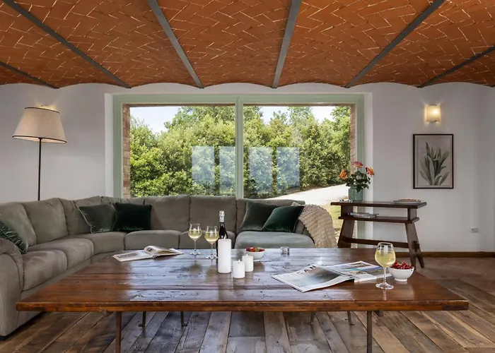 Il Romitoio 12, Emma Βίλα