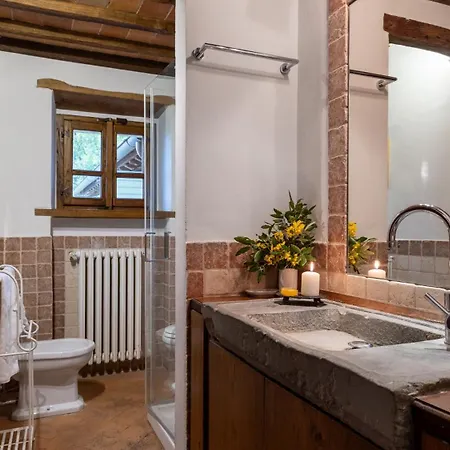 Il Romitoio 12, Emma Villa